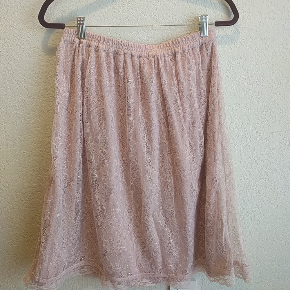 Mauve/pink LOFT lace skirt